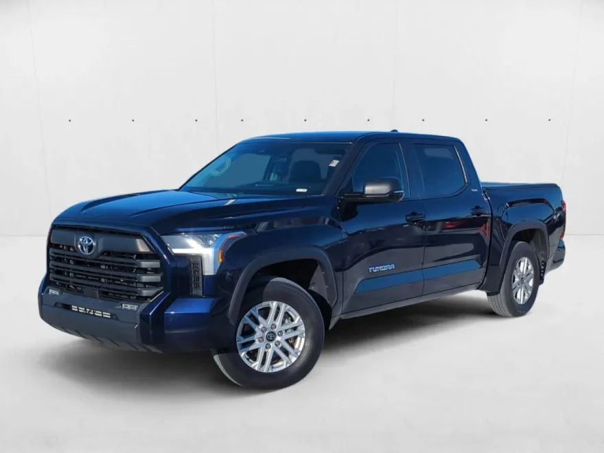 2022 Toyota Tundra SR5 CrewMax photo 1