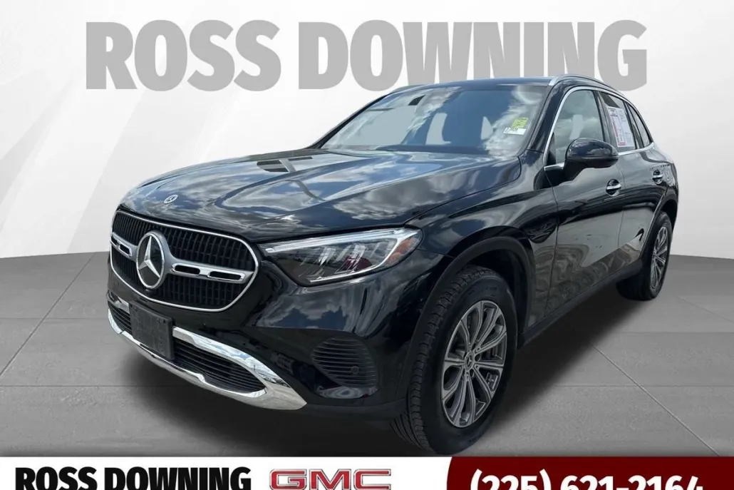 2024 Mercedes Benz GLC 300 photo 1