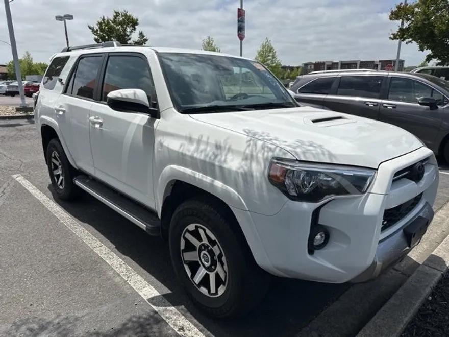2023 Toyota 4Runner TRD Off-Road photo 1