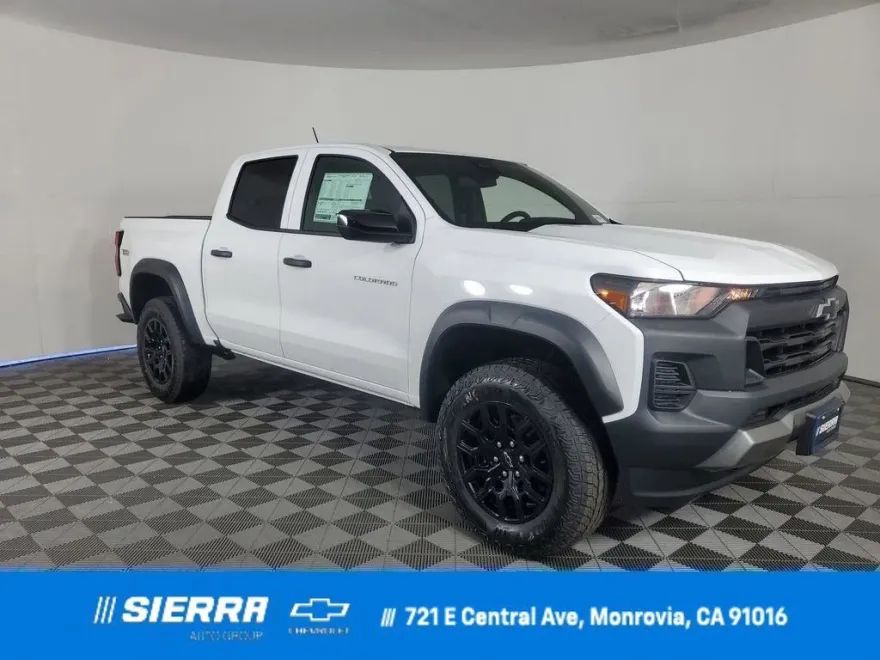 2026 Chevrolet Colorado Trail Boss photo 1