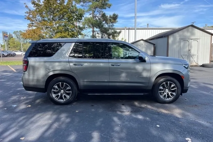 2023 Chevrolet Tahoe LT photo 1
