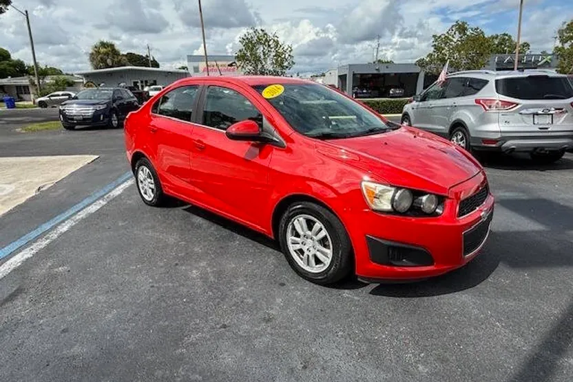 2014 Chevrolet Sonic LT photo 1