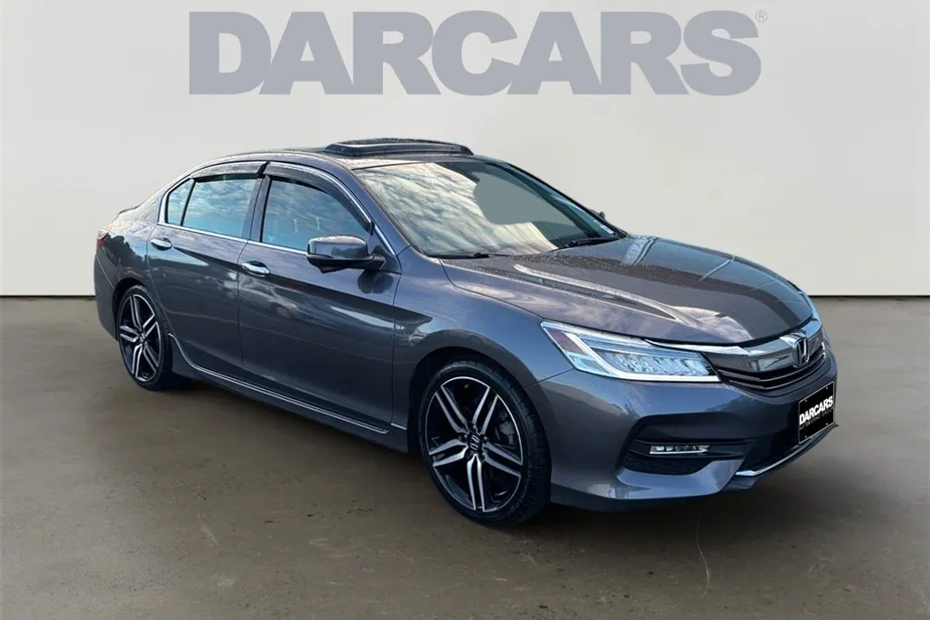 2016 Honda Accord Touring photo 1