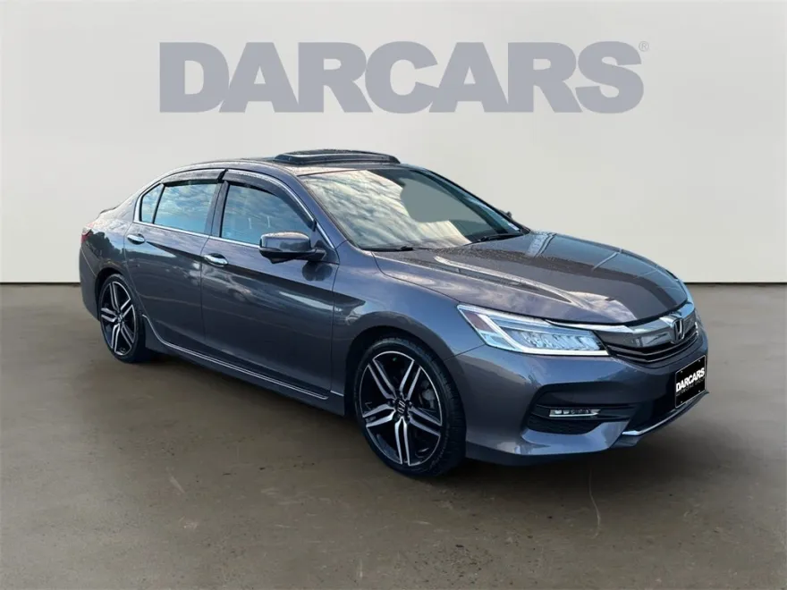 2016 Honda Accord Touring photo 1
