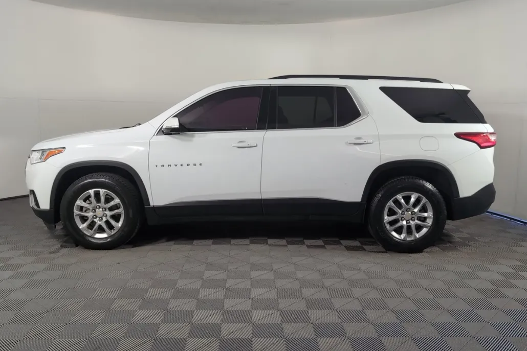 2019 Chevrolet Traverse Cloth 1LT photo 1