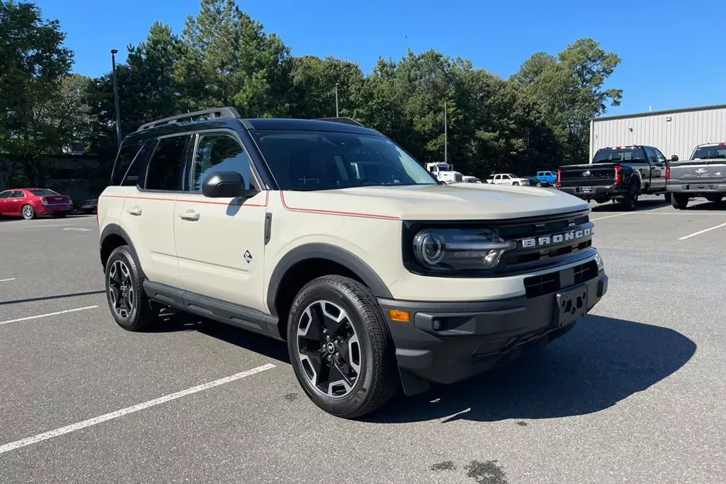 2024 Ford Bronco Sport Outer Banks photo 1