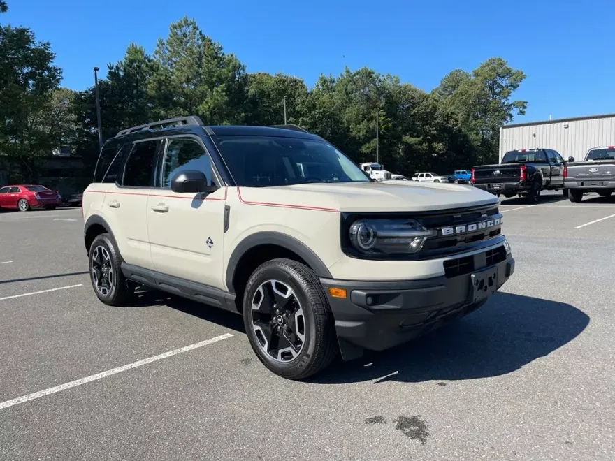 2024 Ford Bronco Sport Outer Banks photo 1