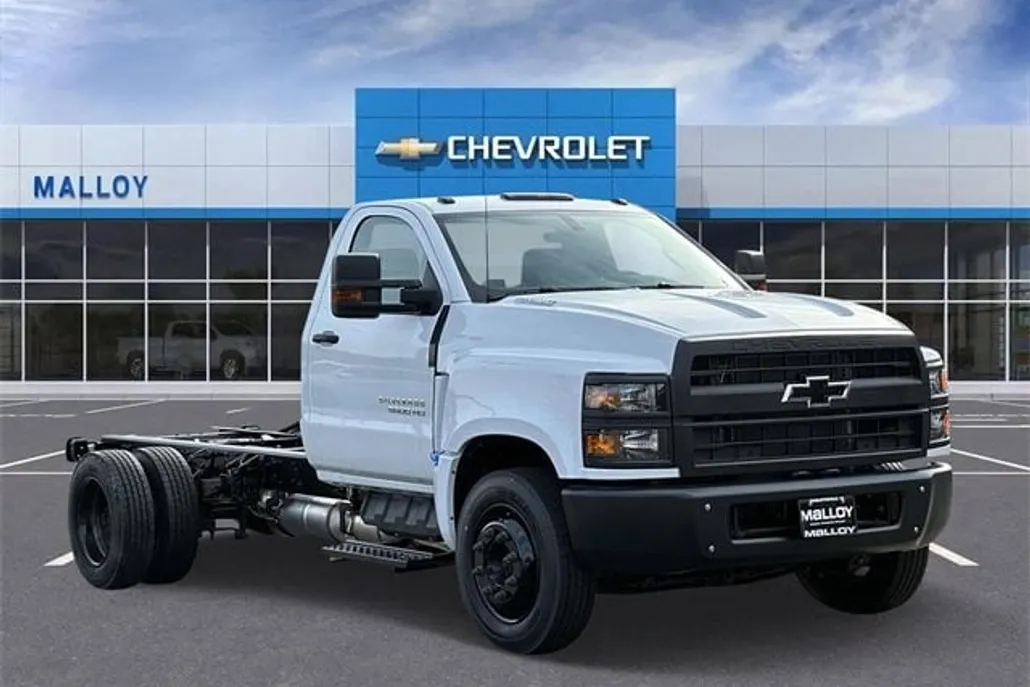 2024 Chevrolet Silverado 5500HD Work Truck photo 1