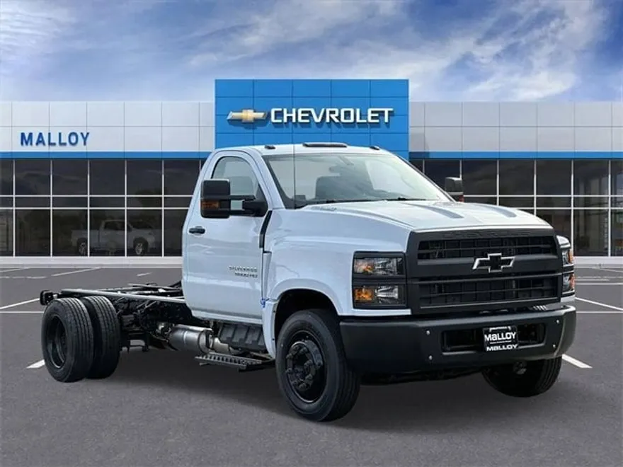 2024 Chevrolet Silverado 5500HD Work Truck photo 1