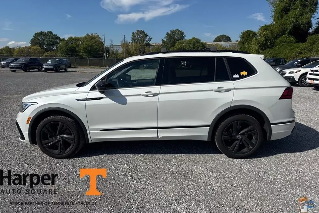 2024 Volkswagen Tiguan SE R-Line Black photo 1
