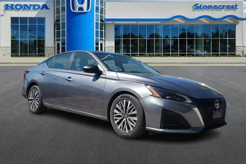2024 Nissan Altima 2.5 SV photo 1