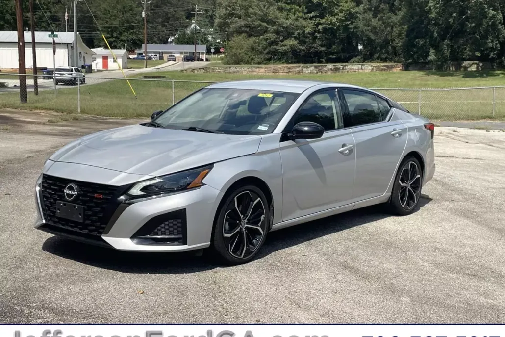 2024 Nissan Altima 2.5 SR photo 1