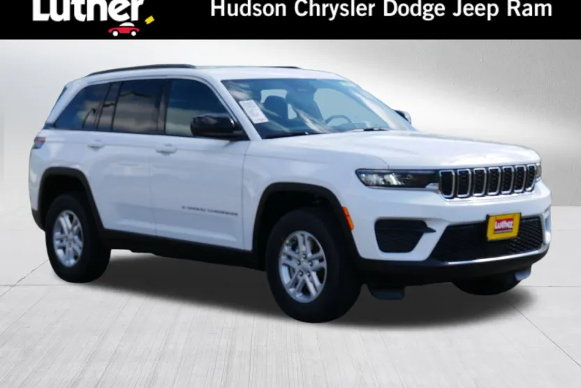 2025 Jeep Grand Cherokee Laredo photo 1