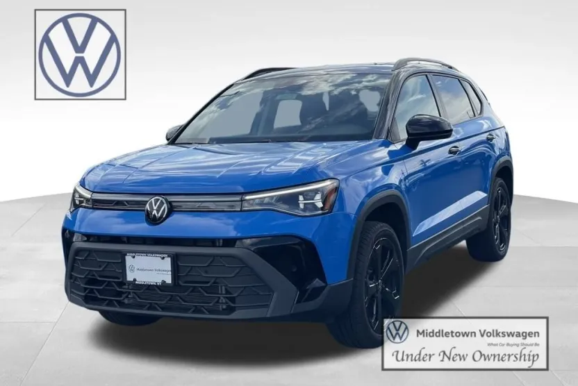 2025 Volkswagen Taos SE photo 1