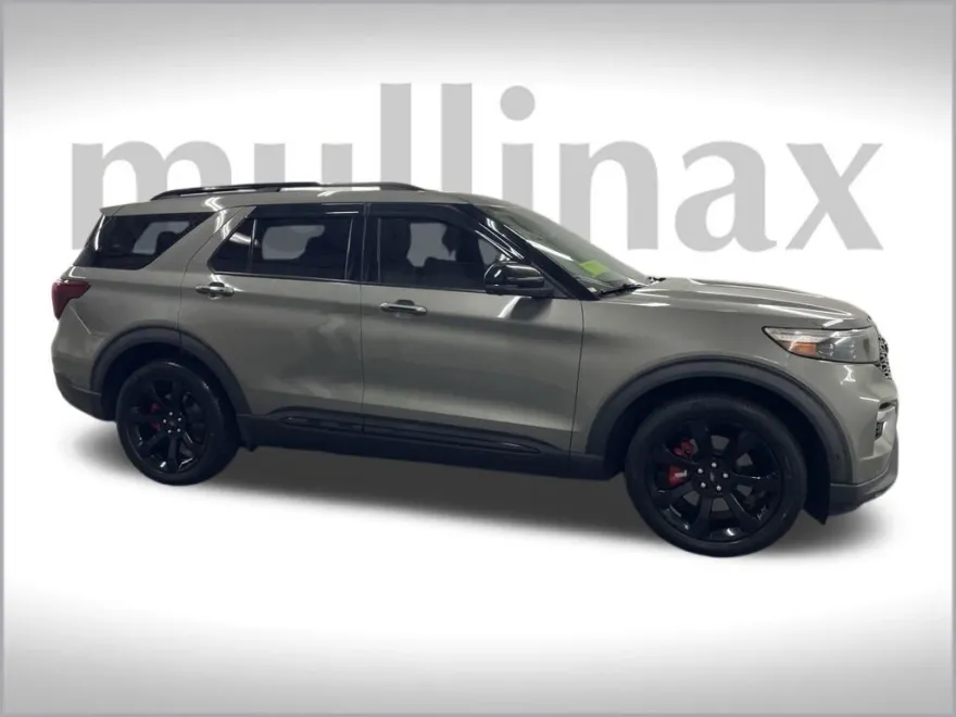 2020 Ford Explorer ST photo 1