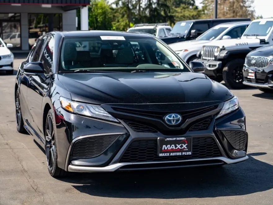 2021 Toyota Camry Hybrid XSE photo 1