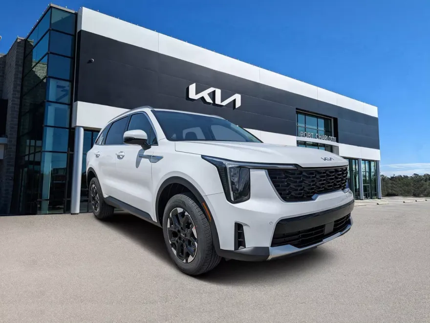 2025 Kia Sorento S photo 1