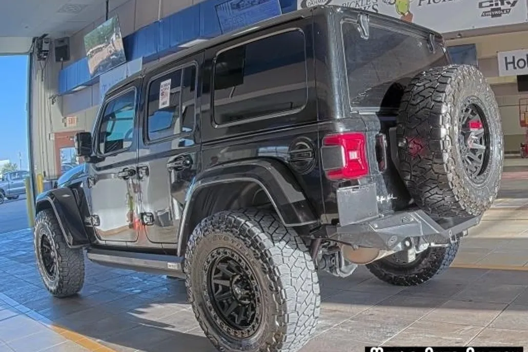 2023 Jeep Wrangler High Altitude photo 1