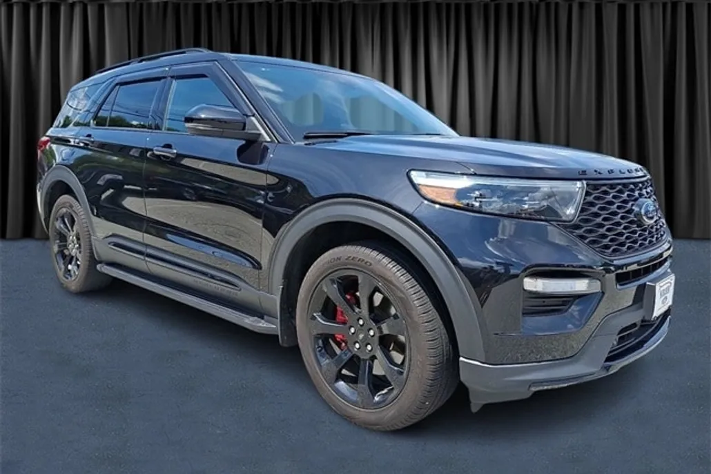 2024 Ford Explorer ST photo 1