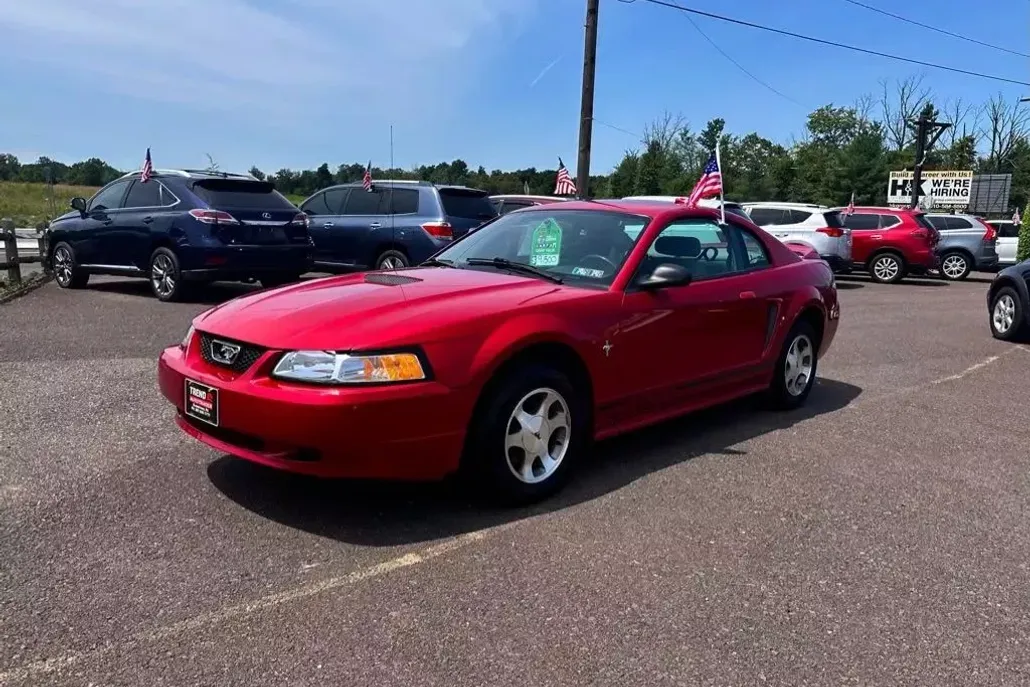 2000 Ford Mustang photo 1