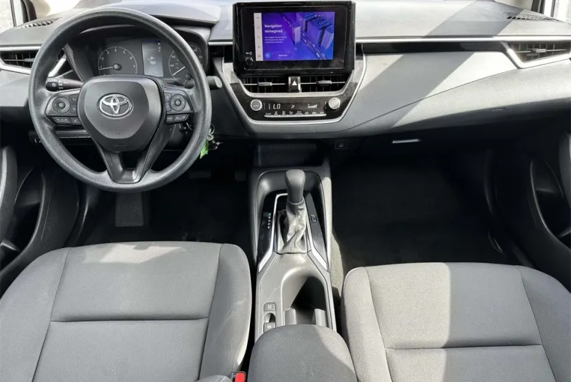 2024 Toyota Corolla LE photo 1