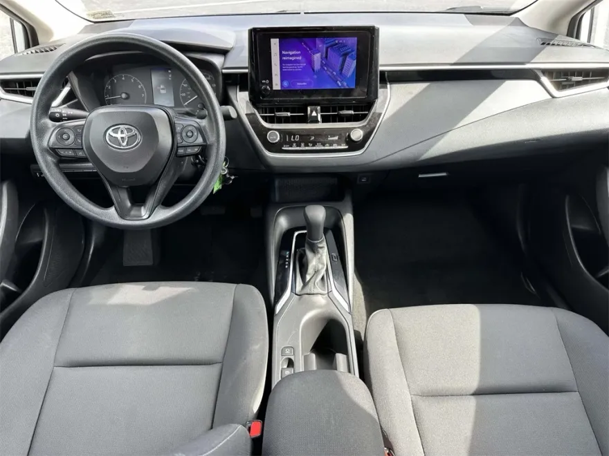 2024 Toyota Corolla LE photo 1