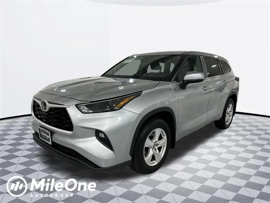 2024 Toyota Highlander LE Sport photo 1