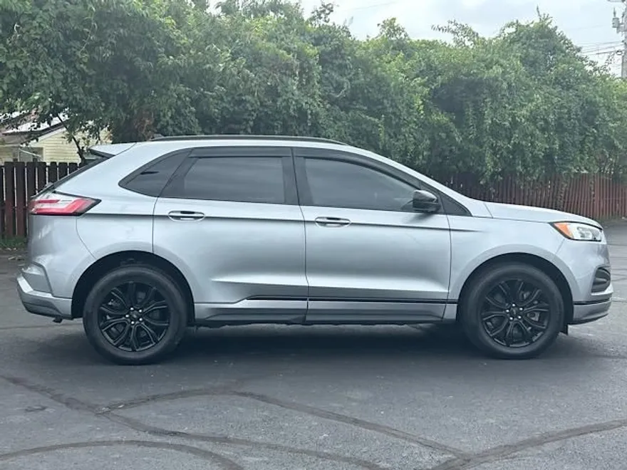 2023 Ford Edge SE photo 3