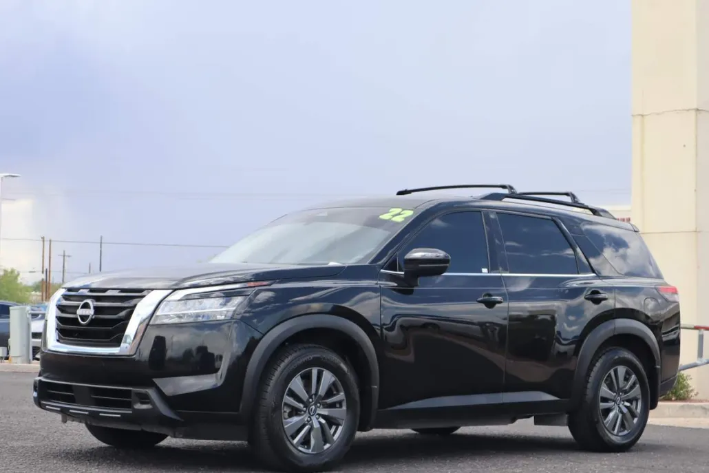 2022 Nissan Pathfinder SV photo 1