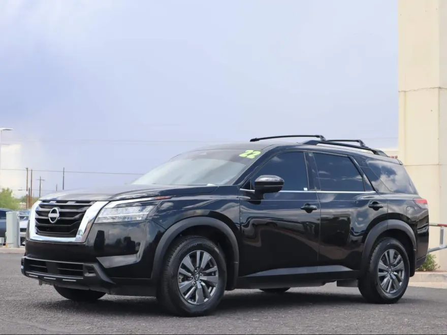 2022 Nissan Pathfinder SV photo 1