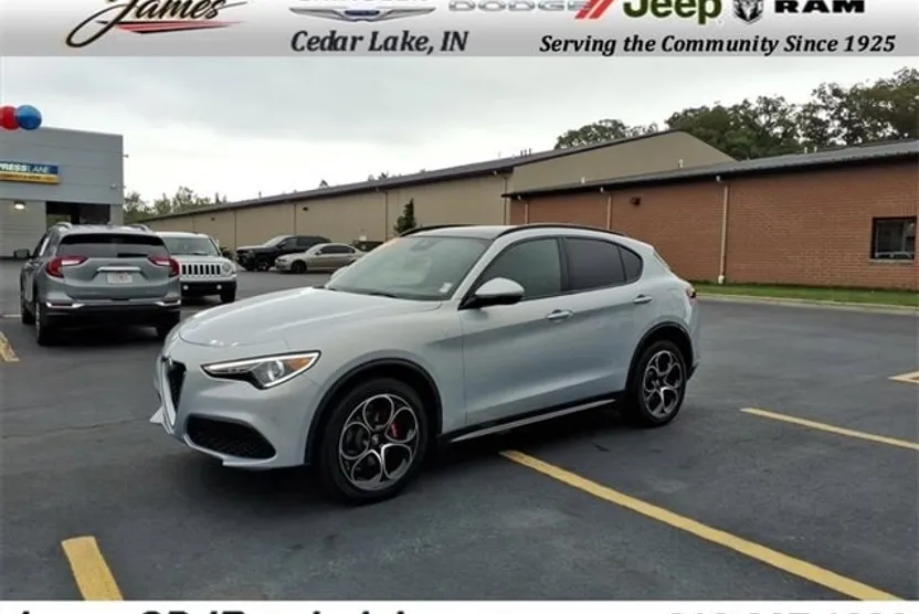 2023 Alfa Romeo Stelvio Ti photo 1