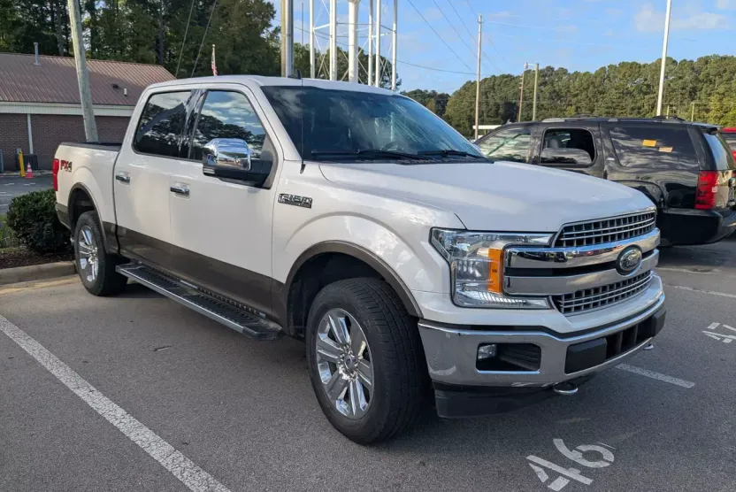 2019 Ford F-150 Lariat photo 1