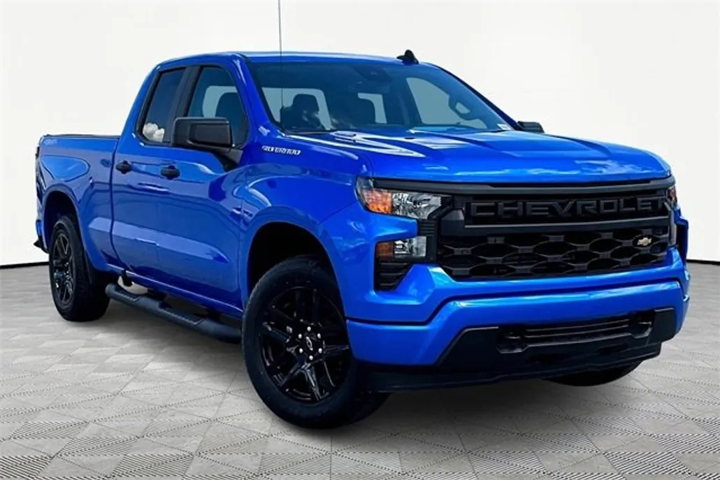2026 Chevrolet Silverado Custom photo 1