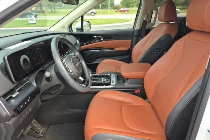 2022 Kia Carnival SX Prestige photo 1