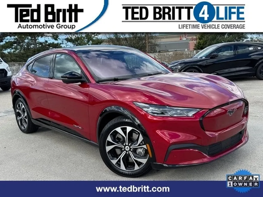2022 Ford Mustang Mach-E Premium photo 1