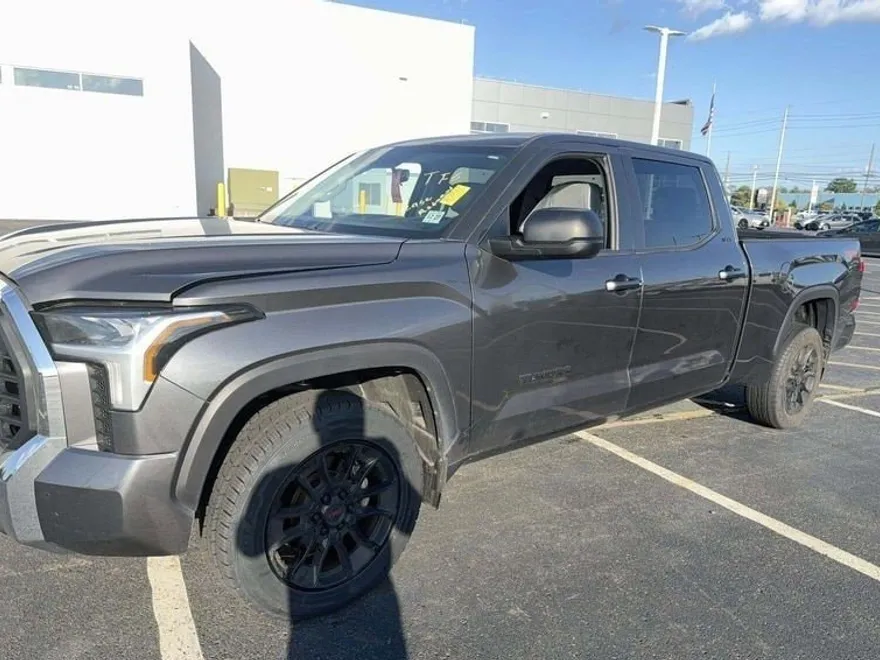 2023 Toyota Tundra SR5 CrewMax photo 1