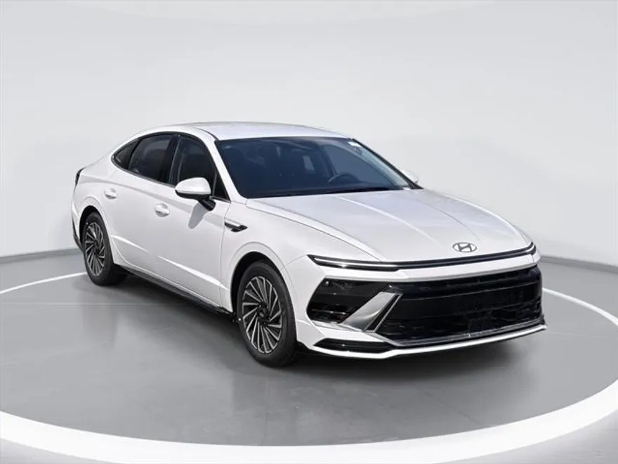 2025 Hyundai Sonata Hybrid SEL photo 1