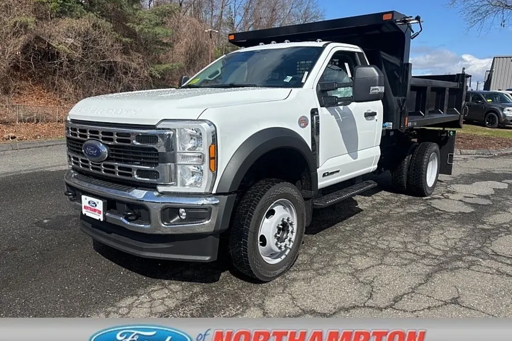 2025 Ford F-550 XL photo 1