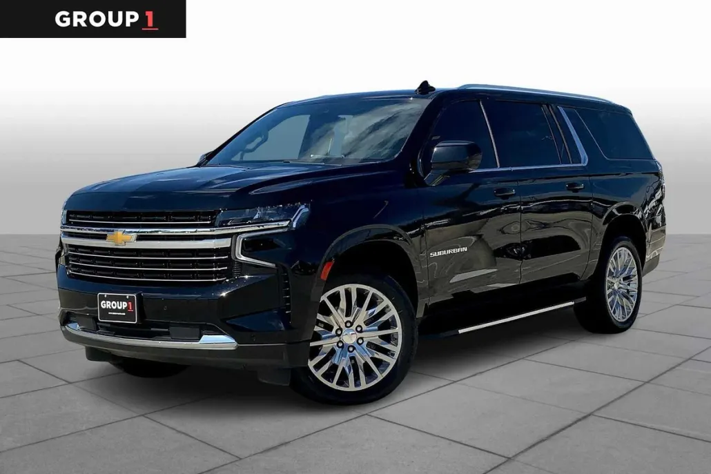 2024 Chevrolet Suburban LT photo 1