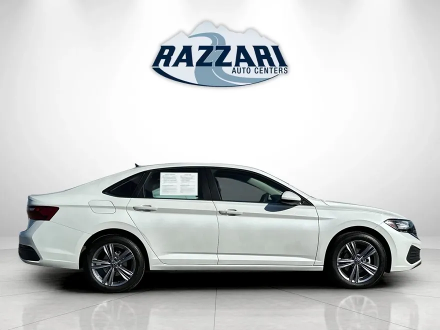 2024 Volkswagen Jetta 1.5T SE photo 1