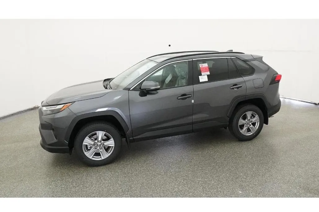 2025 Toyota RAV4 XLE photo 1