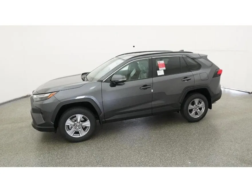 2025 Toyota RAV4 XLE photo 1