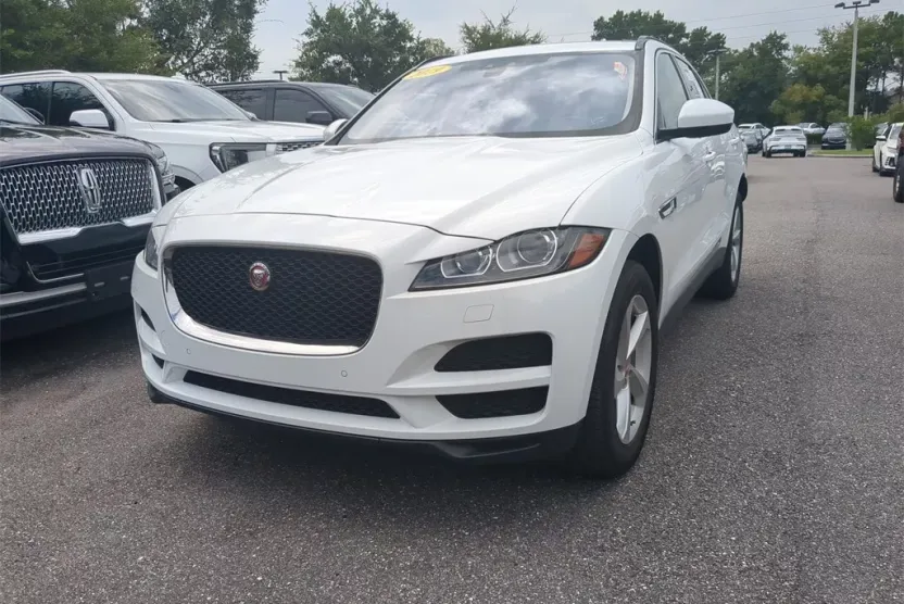 2019 Jaguar F-PACE Premium photo 1