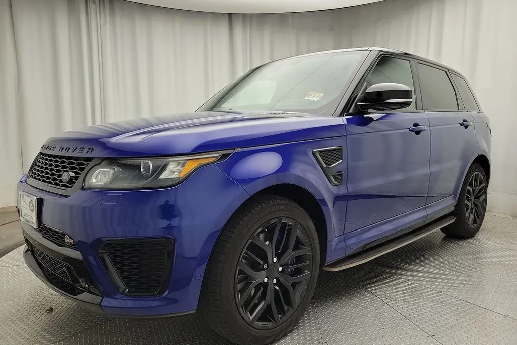 2015 Land Rover Range Rover Sport SVR photo 1
