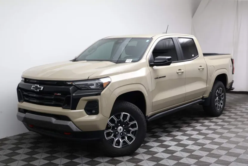 2024 Chevrolet Colorado Z71 photo 1