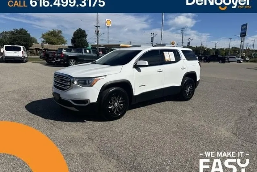 2017 Gmc Acadia SLT photo 1