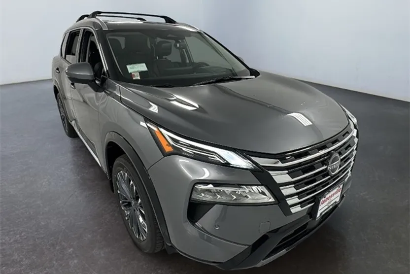 2026 Nissan Rogue Platinum photo 1