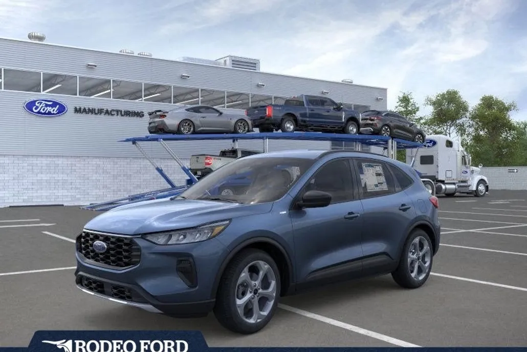 2026 Ford Escape ST-Line photo 1