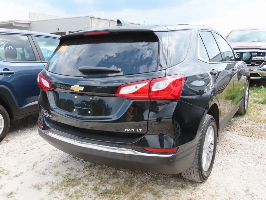 2020 Chevrolet Equinox LT photo 1