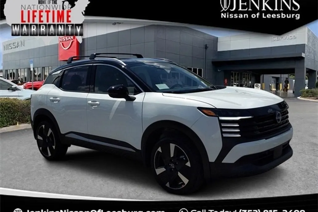 2025 Nissan Kicks SR photo 1